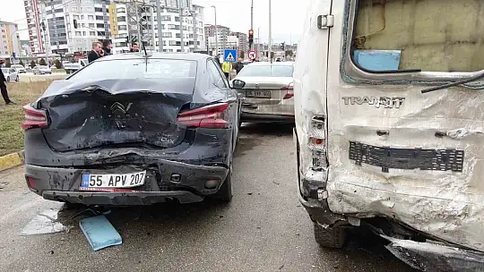 Kastamonu'da 7 araç birbirine girdi: 1 yaralı