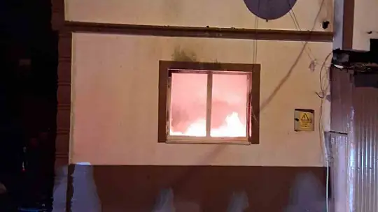 Kastamonu'da alevlere teslim olan iki katlı ev kullanılamaz hale geldi