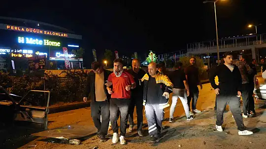 Kastamonu'da can pazarı: Yaralıyı kurtarmaya çalışanlara başka bir araç çarptı : 6 yaralı