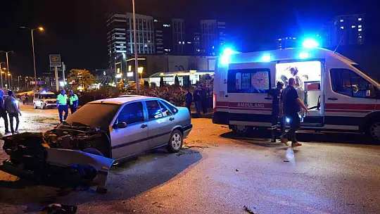 Kastamonu'da can pazarı: Yaralıyı kurtarmaya çalışanlara başka bir araç çarptı : 6 yaralı
