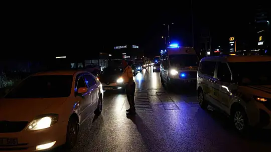 Kastamonu'da can pazarı: Yaralıyı kurtarmaya çalışanlara başka bir araç çarptı : 6 yaralı