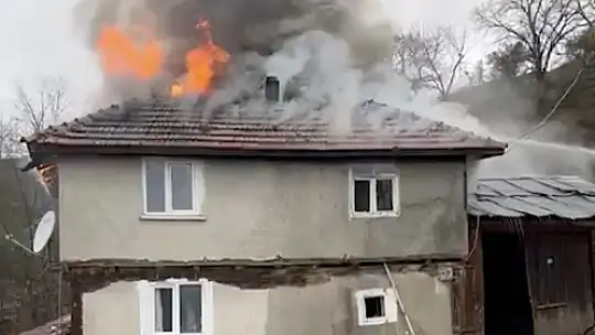 Kastamonu'da çıkan ev yangını söndürüldü