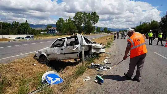 Cip ile otomobil çarpıştı: 1'i ağır 5 yaralı