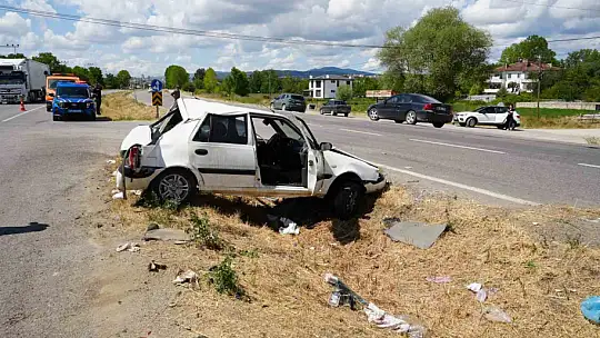 Cip ile otomobil çarpıştı: 1'i ağır 5 yaralı