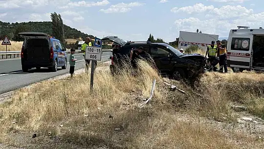 Cip refüje çarptı: 5 yaralı