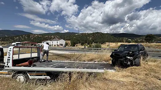Cip refüje çarptı: 5 yaralı