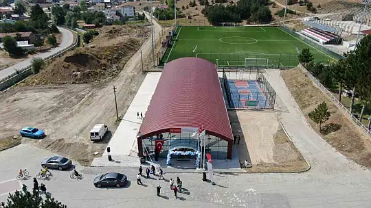 Kastamonu'da, Devrekani Kapalı Yüzme Havuzu hizmete açıldı