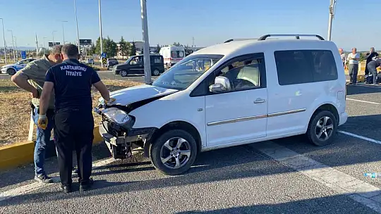 Kastamonu'da hafif ticari araç ile otomobil çarpıştı: 2 yaralı