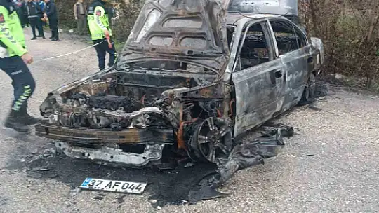 Kastamonu'da hafif ticari araç ile otomobil çarpıştı: 2 yaralı