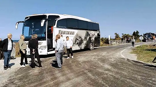 Kastamonu'da heyelan nedeniyle 14 aydır ulaşıma kapalı olan yol için vatandaşlardan tepki