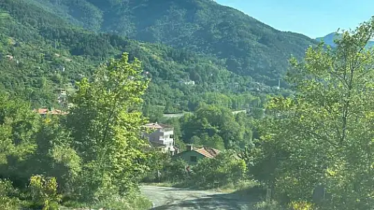 Kastamonu'da heyelan sebebiyle ulaşıma kapanan yol ulaşıma açıldı