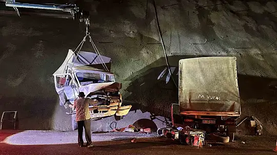 Kastamonu'da iki kamyonet çarpıştı: 9 yaralı