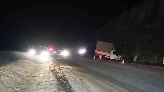 Kastamonu'da iki kamyonet çarpıştı: 9 yaralı