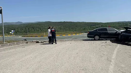 Kastamonu'da iki otomobil çarpıştı: 4 yaralı