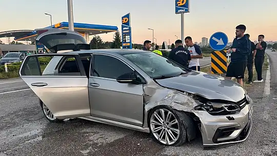 Kastamonu'da iki otomobil çarpıştı: 2 yaralı