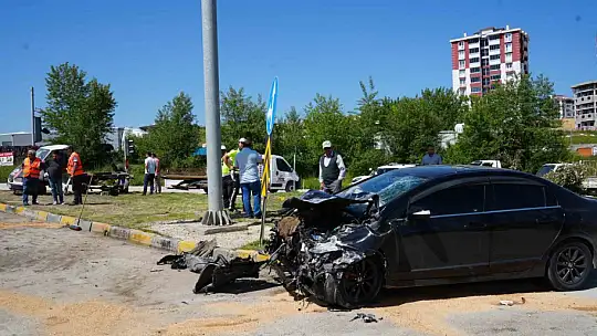 Kastamonu'da kamyonet ile otomobil çarpıştı: 3 yaralı