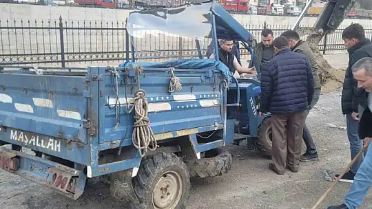Kastamonu'da lastiği fırlayan tarım aracı takla attı: 1 yaralı