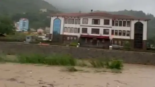 İlçede su baskınları yaşandı