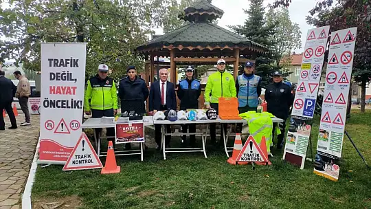 Kastamonu'da öğrencilere uygulamalı trafik eğitimi veriliyor