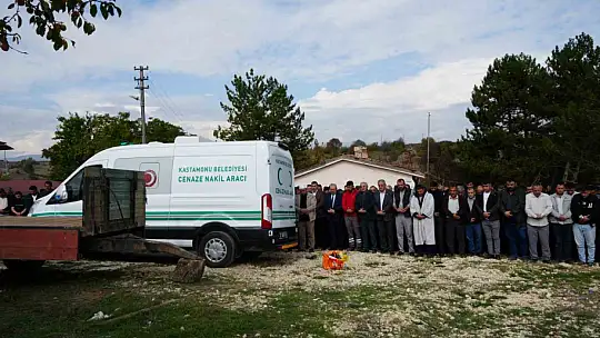 Kastamonu'da öldürülen aynı aileden dört kişi, yan yana toprağa verildi