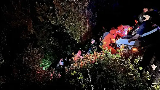 Kastamonu'da otomobil 150 metre yüksekten uçuruma yuvarlandı: 1 ölü, 3 yaralı