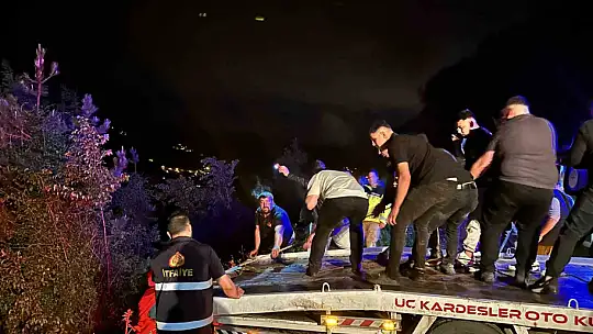 Kastamonu'da otomobil 150 metre yüksekten uçuruma yuvarlandı: 1 ölü, 3 yaralı