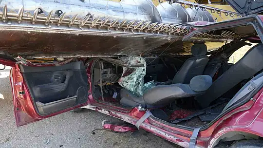 Kastamonu'da otomobil biçerdöverin altında kaldı: 1 ölü