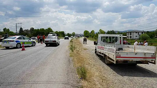 Kastamonu'da otomobil ile kamyonet çarpıştı: 3 yaralı
