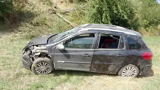 Otomobil şarampole uçtu: 4 yaralı