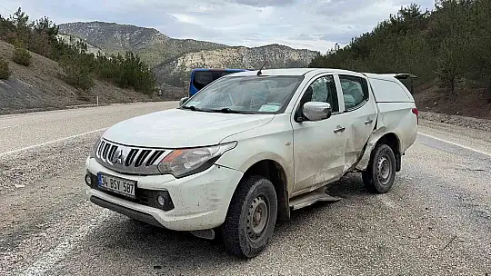 Kastamonu'da pikap ile otomobil çarpıştı: Eski belediye başkanı yaralandı