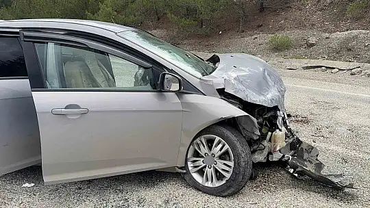 Kastamonu'da pikap ile otomobil çarpıştı: Eski belediye başkanı yaralandı
