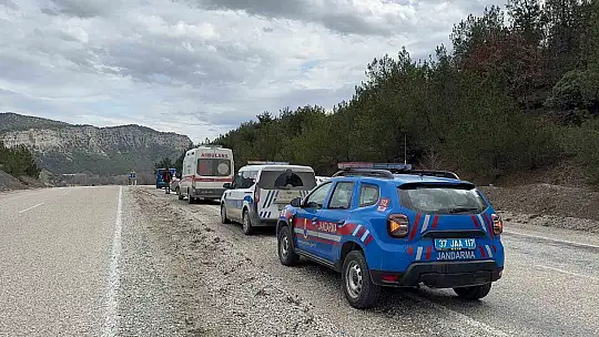 Kastamonu'da pikap ile otomobil çarpıştı: Eski belediye başkanı yaralandı