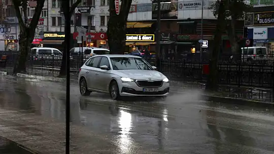 Kastamonu'da sağanak yağış etkili oluyor