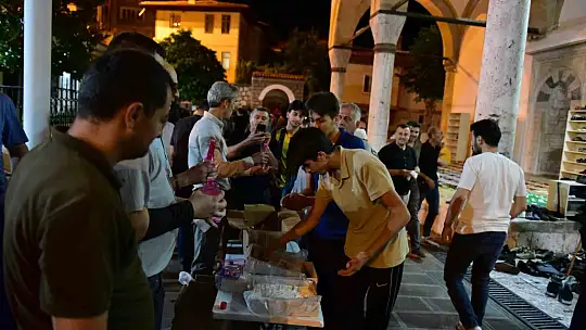Kastamonu'da Sakal-ı Şerif ziyarete açıldı, vatandaşlar yoğun ilgi gösterdi