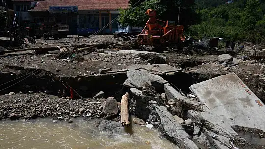 Kastamonu'da selden etkilenen köylerde yaralar sarılıyor