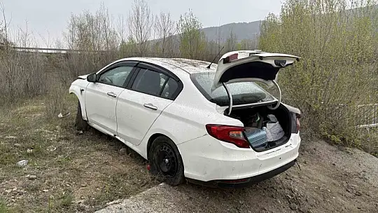 Kastamonu'da su kanalına düşen otomobildeki 4 kişi yaralandı