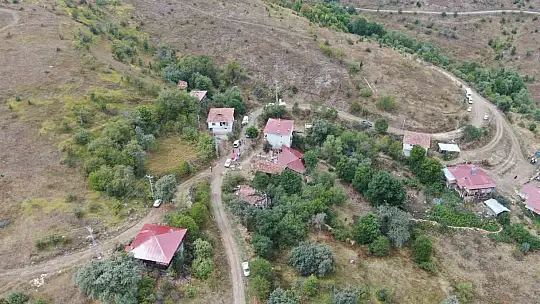 Kastamonu'da tadilat yapılan köy evi çöktü, içeride mahsur kalarak yaralanan 5 kişi kurtarıldı