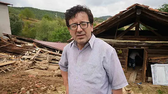 Kastamonu'da tadilat yapılan köy evi çöktü, içeride mahsur kalarak yaralanan 5 kişi kurtarıldı