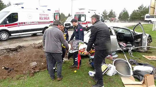 Kastamonu'da takla atan otomobildeki yaşlı çift yaralandı