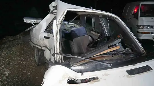 Tır ile otomobil çarpıştı: Kazada sürücü ile eşi hayatını kaybetti