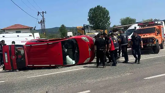 Kastamonu'da Tofaş otomobil ile hafif ticari araç çarpıştı: 5 yaralı