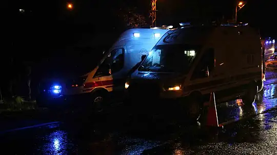 Tur midibüsü devrildi: 24 kişi yaralandı