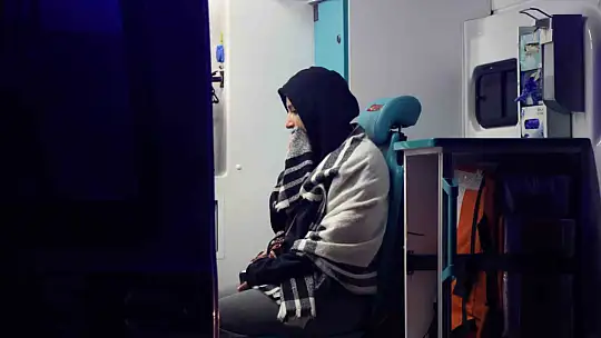 Tur midibüsü devrildi: 24 kişi yaralandı