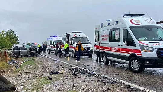 Kastamonu'da üç araç çarpıştı: 1 ölü, 5 yaralı