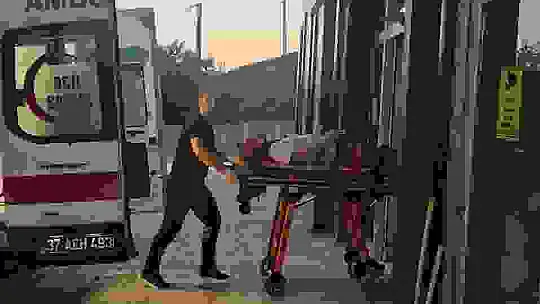 yayaya çarpan motosikletin sürücüsü yaralandı
