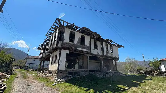 Kastamonu'da yıkılma tehlikesi bulunan tescilli tarihi konak için yıkım kararı
