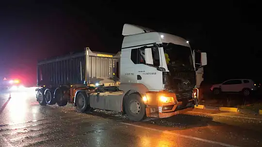 Kastamonu'da zincirleme trafik kazasında Tofaş hurda yığınına döndü