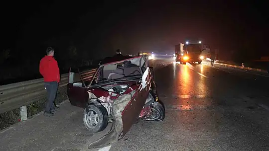 Kastamonu'da zincirleme trafik kazasında Tofaş hurda yığınına döndü