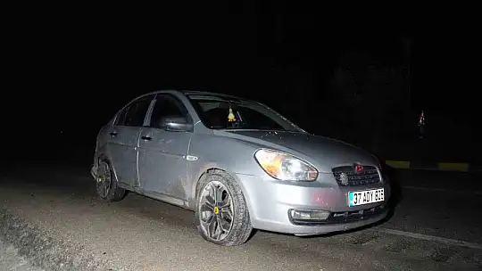 Kastamonu'da zincirleme trafik kazasında Tofaş hurda yığınına döndü