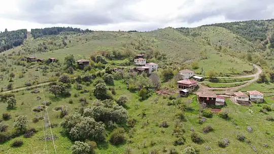 Kastamonu'nun tarihi köy evlerinin mimarisi, doğal güzelliğiyle büyülüyor